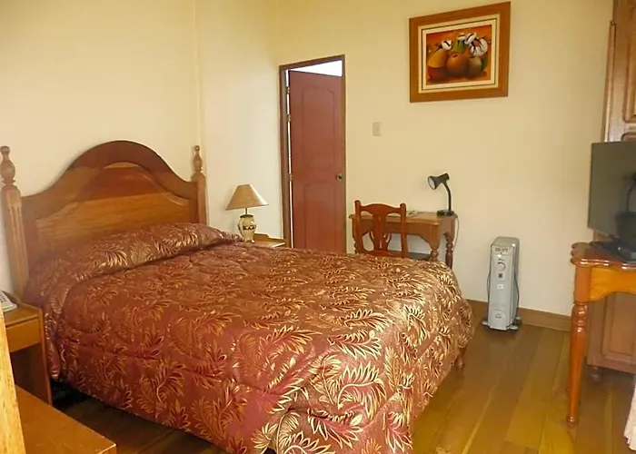 Midori Hotel 3*